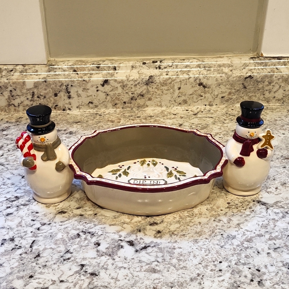 Grasslands Road Winter Settings Snowman Dip Bowl with 2 Spreaders